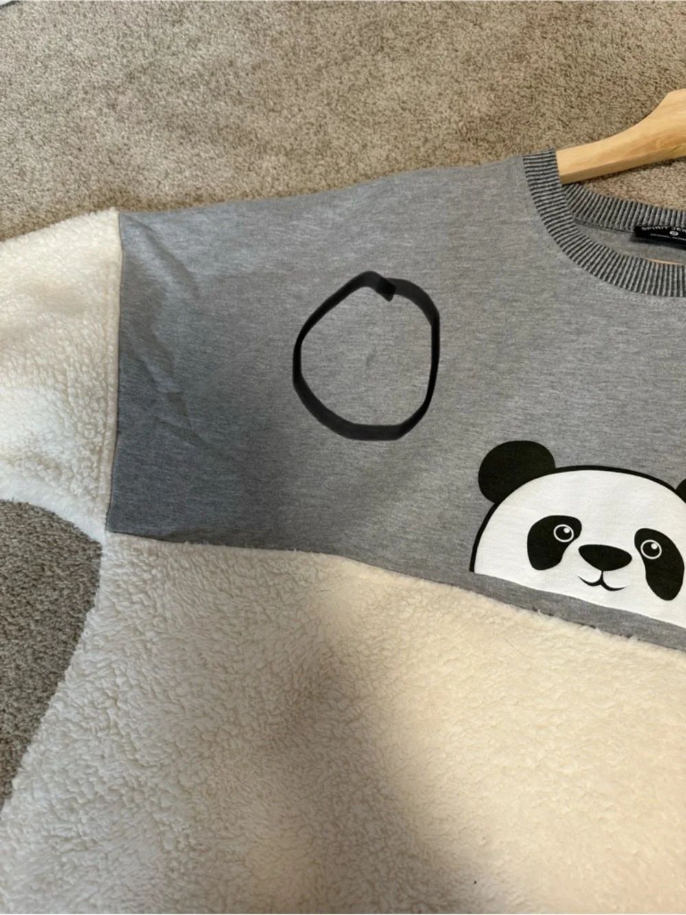 Oversized Cozy Panda Colorblock Sherpa Pullover - Gray & Cream | Size M - Picture 3 of 3